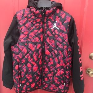 Boy’s Youth XL Air Jordan Puffer Jacket Red/Black